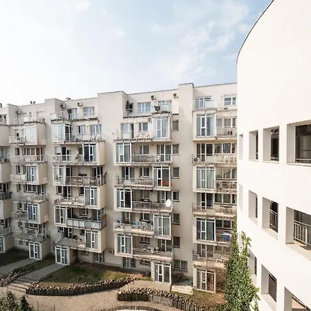 Cozy With Big Balcony And Ac *