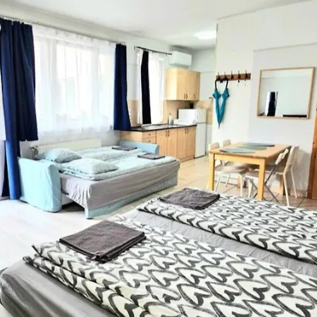 Cozy With Big Balcony And Ac Appartement *